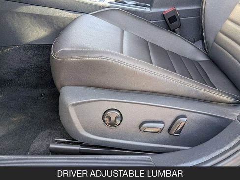 Used 2024 Volkswagen Jetta SE FWD image 15