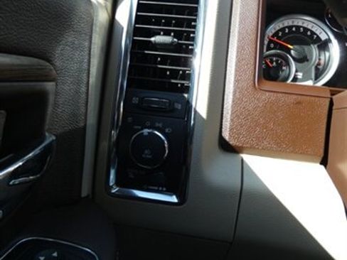 Used 2015 RAM 1500 Laramie w/ Convenience Group image 24