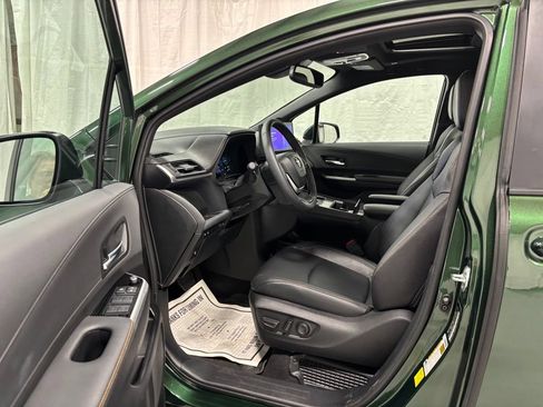 Used 2026 Toyota Sienna XLE Woodland Edition AWD/4WD image 10
