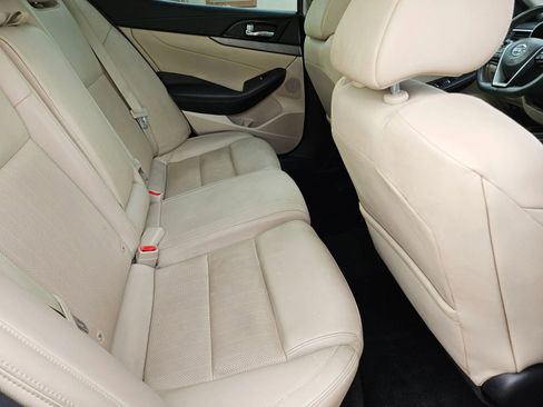 Used 2017 Nissan Maxima 3.5 SL FWD image 15