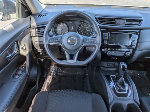 Used 2020 Nissan Rogue SV image 20