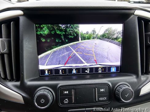 Used 2022 GMC Terrain SLT w/ Tech Package FWD image 22