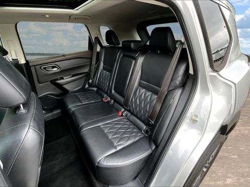 Used 2021 Nissan Rogue Platinum FWD image 24