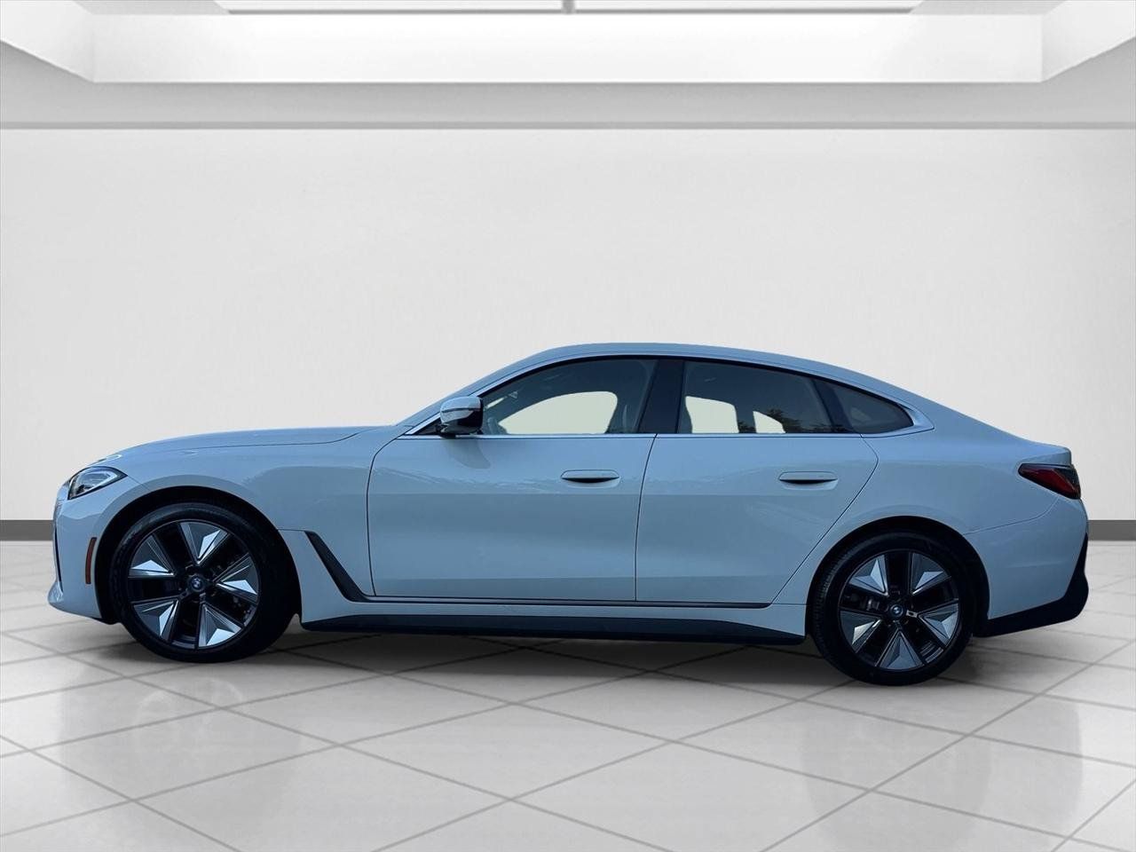 Used 2024 BMW i4 eDrive35 w/ Premium Package RWD image 2