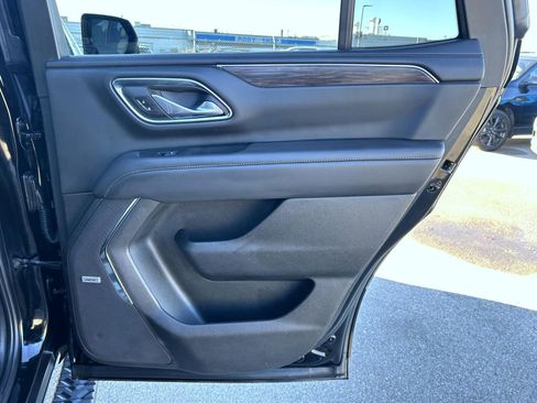 Used 2024 Chevrolet Tahoe Z71 w/ Luxury Package image 16