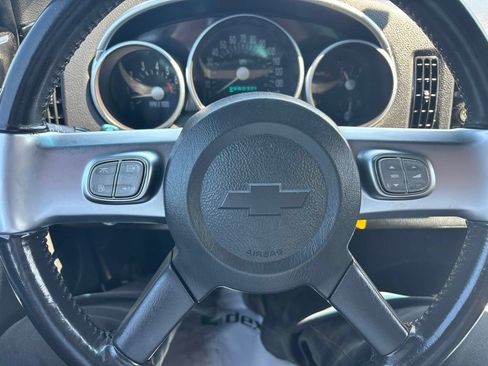 Used 2004 Chevrolet SSR w/ Preferred Equipment Group RWD image 16