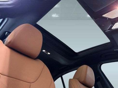 New 2026 BMW 330i xDrive Sedan w/ Convenience Package image 15