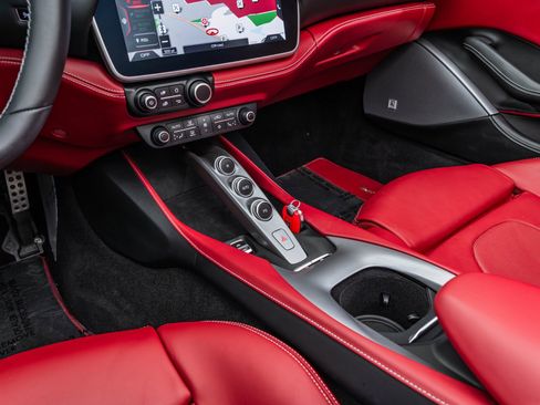 Certified 2022 Ferrari Portofino M image 6
