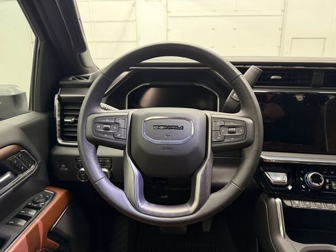 Used 2024 GMC Sierra 2500 Denali Ultimate AWD/4WD image 24