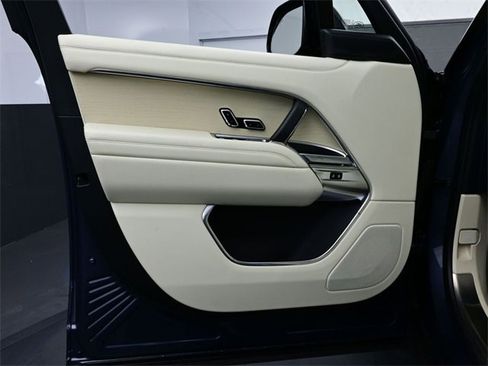 Used 2024 Land Rover Range Rover SE image 7