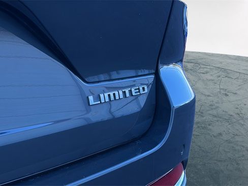 Used 2022 Jeep Grand Cherokee Limited image 35