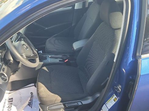 Used 2017 Volkswagen Passat 1.8T S image 17