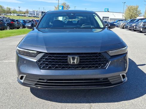 Used 2025 Honda Accord Touring image 2