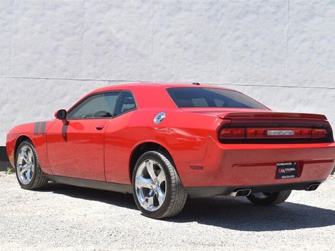 Used 2011 Dodge Challenger R/T RWD image 2