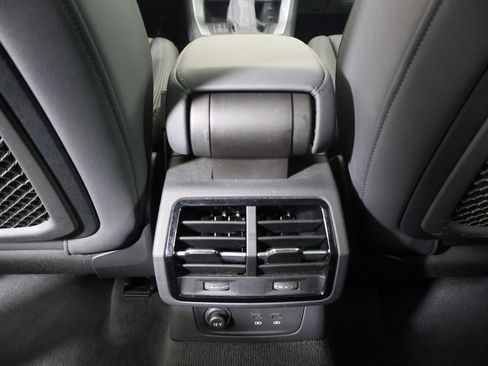 Used 2021 Audi Q3 2.0T Premium image 24