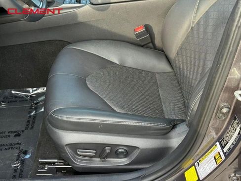 Used 2022 Toyota Camry XSE image 19