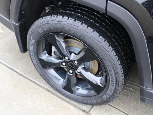 Certified 2023 Jeep Grand Cherokee L Laredo image 35