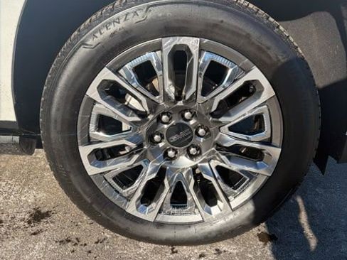 Certified 2024 GMC Yukon Denali Ultimate AWD/4WD image 42