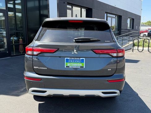 Used 2024 Mitsubishi Outlander SE AWD/4WD image 9