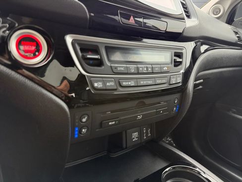 Used 2018 Honda Pilot Elite image 34