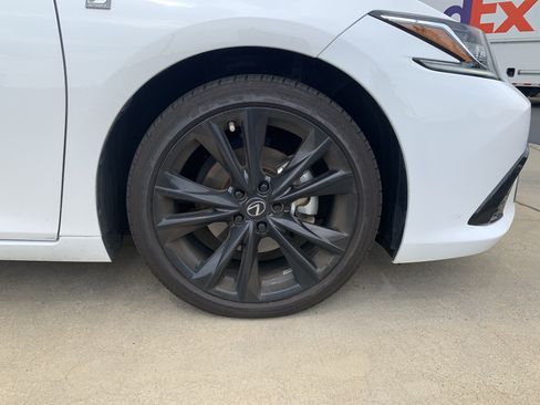 Used 2024 Lexus ES 350 F Sport w/ Accessory Package (Z2) FWD image 13