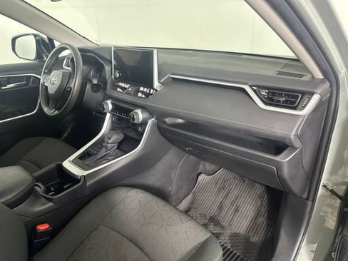 Used 2023 Toyota RAV4 XLE AWD/4WD image 27