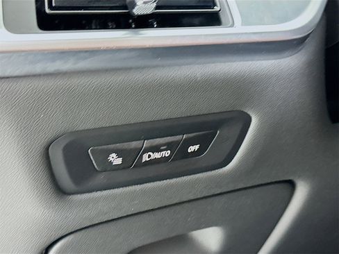 Used 2025 BMW X5 sDrive40i w/ M Sport Package image 11