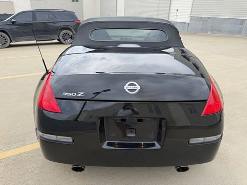 Used 2006 Nissan 350Z Grand Touring RWD image 12