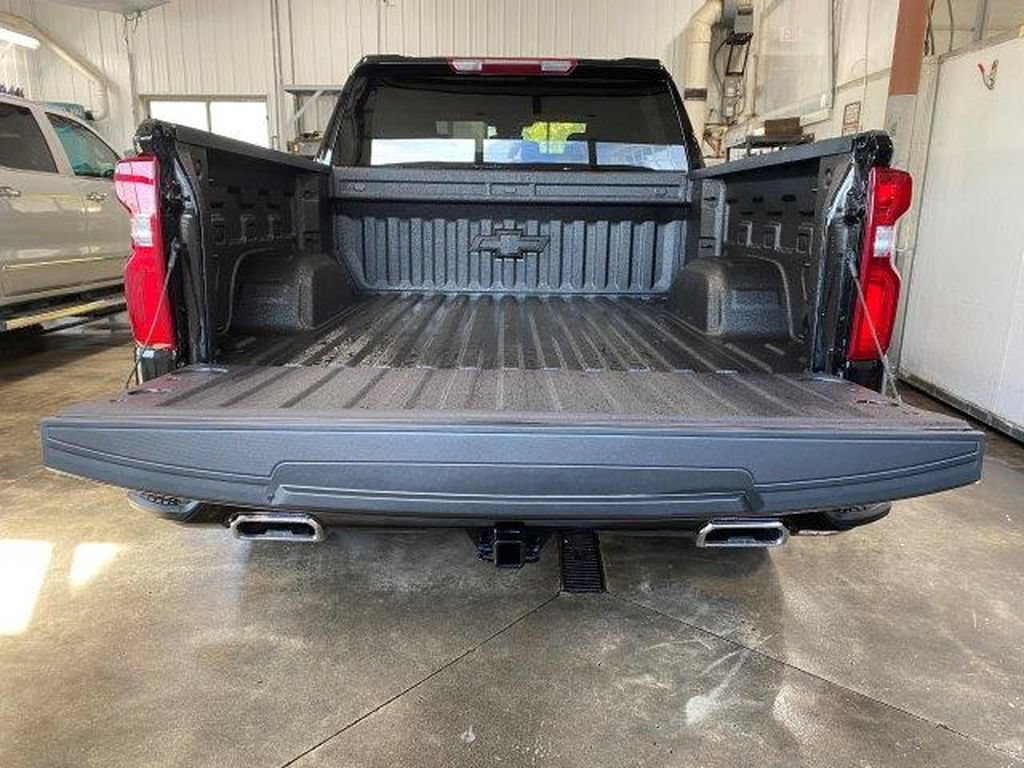 Used 2022 Chevrolet Silverado 1500 RST AWD/4WD image 2