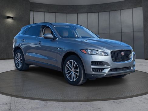 Used 2020 Jaguar F-PACE Premium image 8