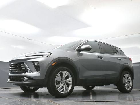Used 2025 Buick Encore GX Preferred AWD/4WD image 53
