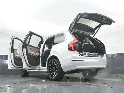 New 2026 Volvo XC90 B6 Plus w/ Protection Package Premier image 57