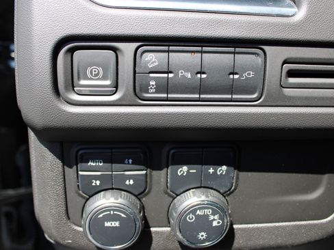 Used 2021 Chevrolet Tahoe Z71 image 20