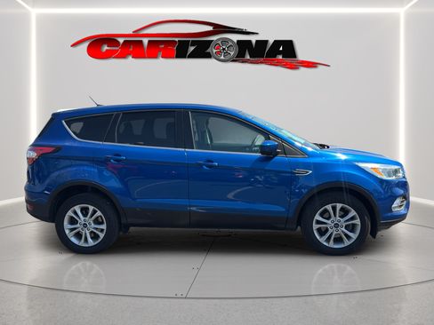Used 2017 Ford Escape SE FWD image 4