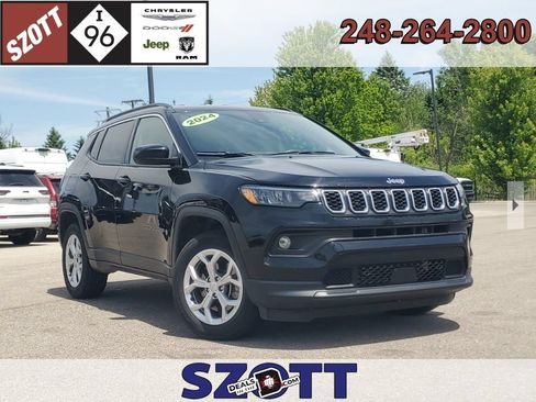 Used 2024 Jeep Compass Latitude AWD/4WD image 1