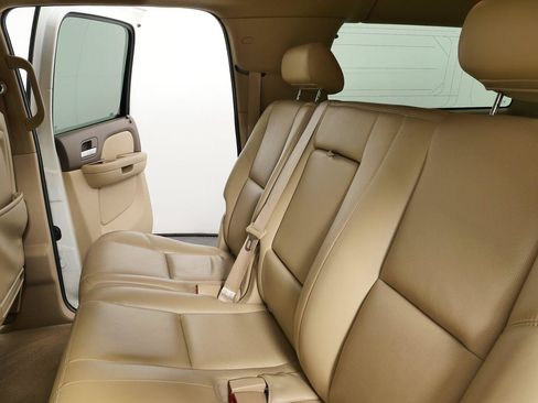Used 2010 Chevrolet Suburban LTZ AWD/4WD image 31