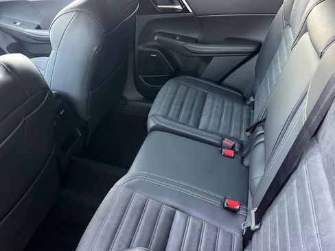 New 2026 Mitsubishi Outlander SE FWD image 13