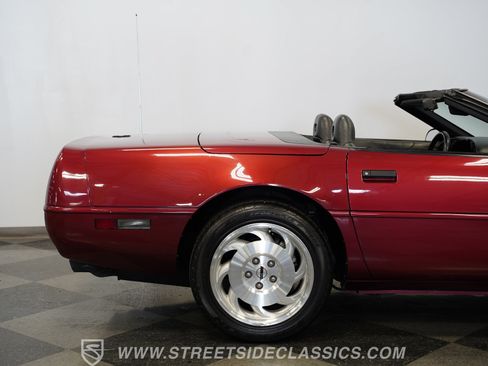 Used 1995 Chevrolet Corvette Convertible RWD image 35