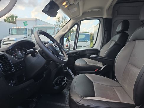 Used 2025 RAM ProMaster 2500 w/ Convenience Group FWD image 21