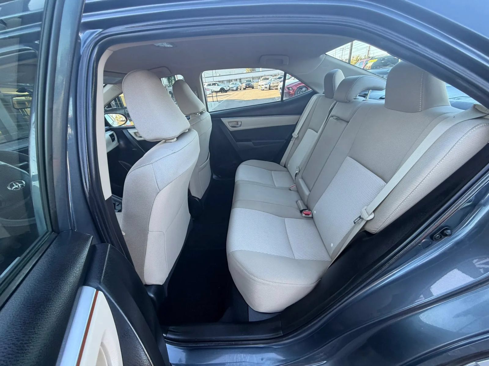 Used 2016 Toyota Corolla LE FWD image 10