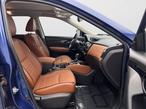 Used 2018 Nissan Rogue SL w/ Premium Package FWD image 9