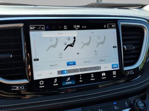 New 2026 Chrysler Pacifica Select image 17