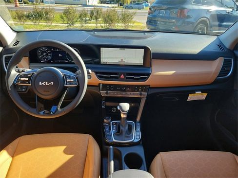 New 2026 Kia Seltos EX image 18