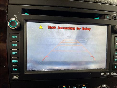 Used 2013 GMC Yukon XL Denali image 15