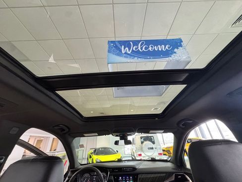 Used 2022 Cadillac XT6 Premium Luxury image 33