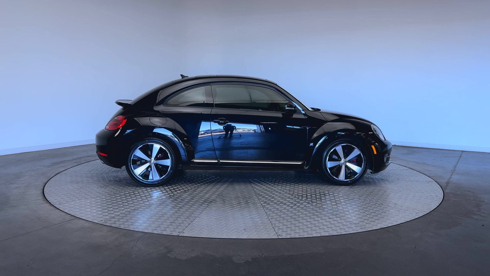Used 2013 Volkswagen Beetle 2.0T FWD image 9