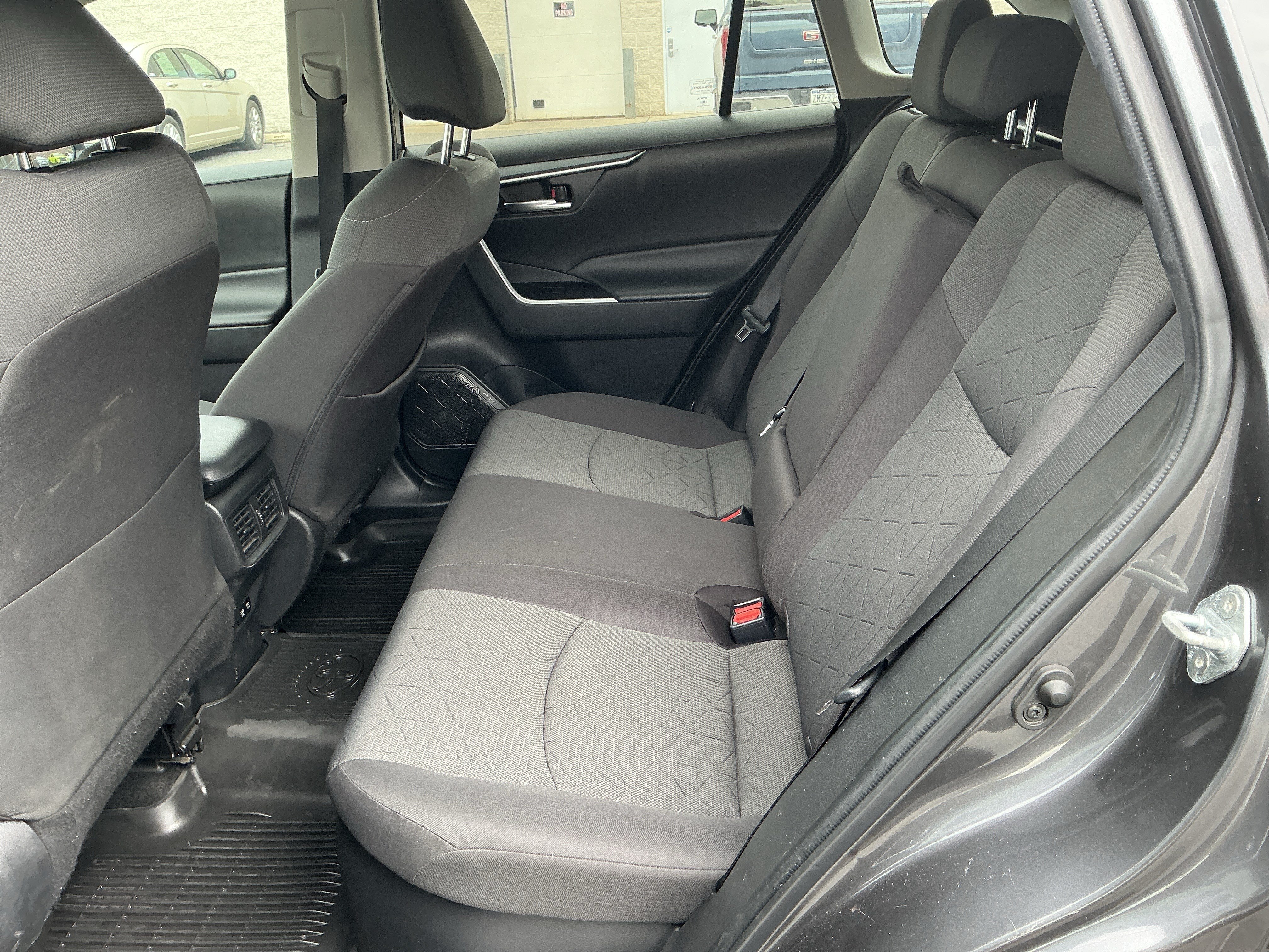 Used 2021 Toyota RAV4 XLE w/ Convenience Package AWD/4WD image 18