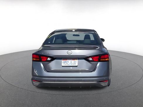 Used 2025 Nissan Altima 2.5 SV FWD image 12