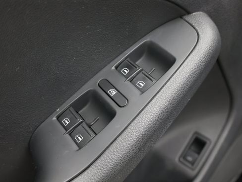 Used 2016 Volkswagen Jetta S FWD image 10