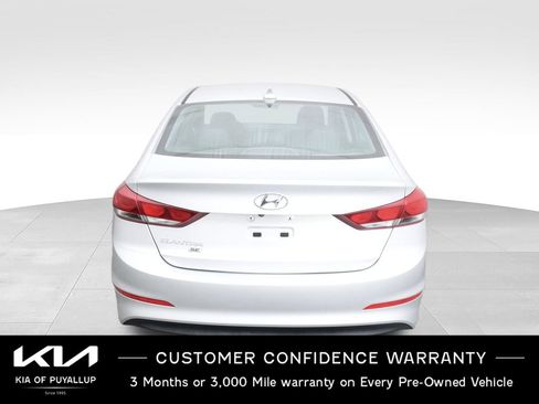 Used 2018 Hyundai Elantra SE w/ SE Connectivity Package 04 FWD image 6